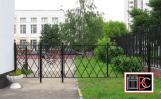 Секционный забор для школы с калиткой.
